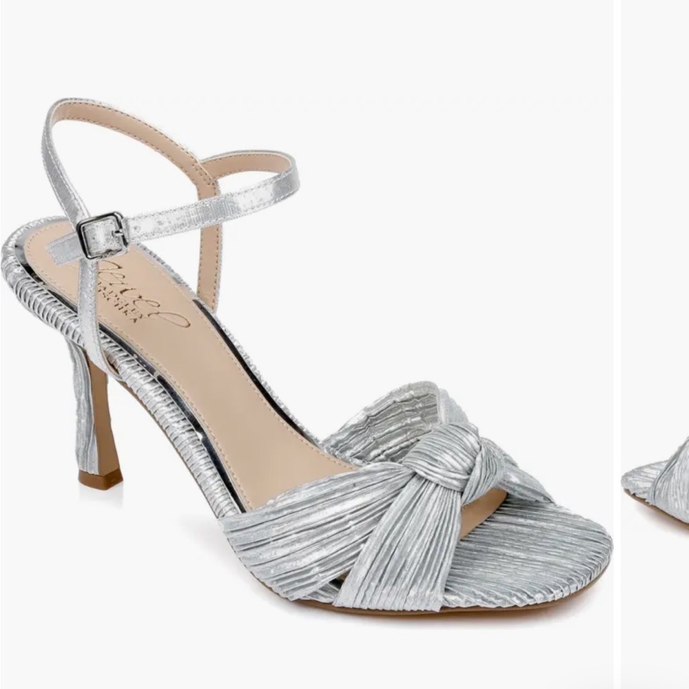 Never Worn, Still in Box Jewel Badgley Mischka Hydee Sandals